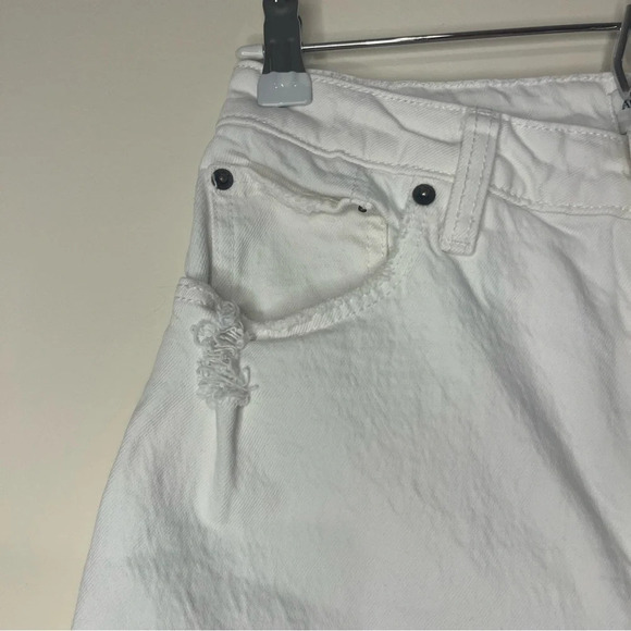 A+F Mom The Mom High Rise Curve Love White Distressed Cropped Jeans - Picture 8 of 14